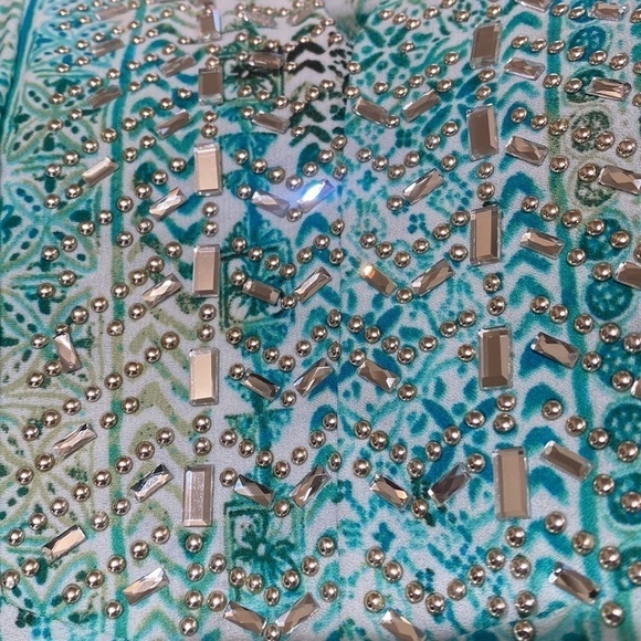 City View teal blouse with silver embellishments. Large. - Picture 6 of 11